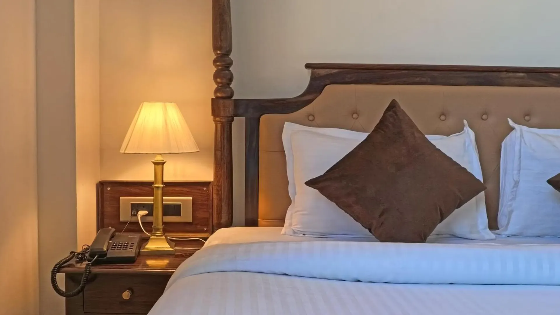 Dera Pichola- A Lake Facing Boutique Hotel Udaipur