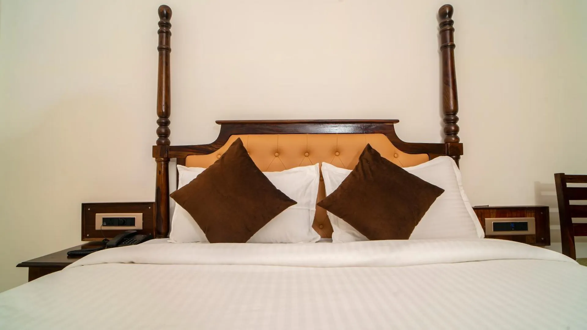 Dera Pichola- A Lake Facing Boutique Hotel Udaipur India