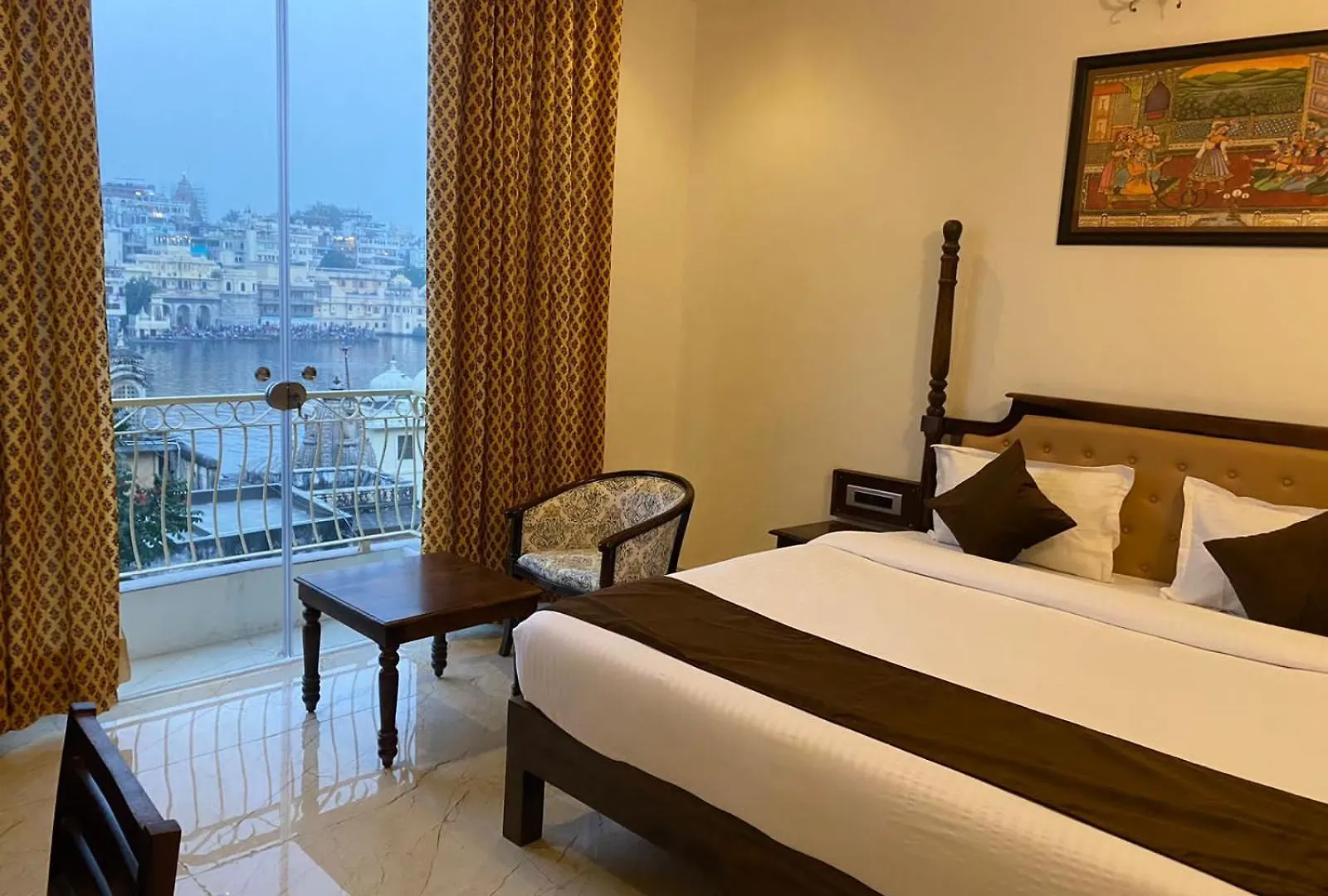 ****  Dera Pichola- A Lake Facing Boutique Hotel Udaipur India