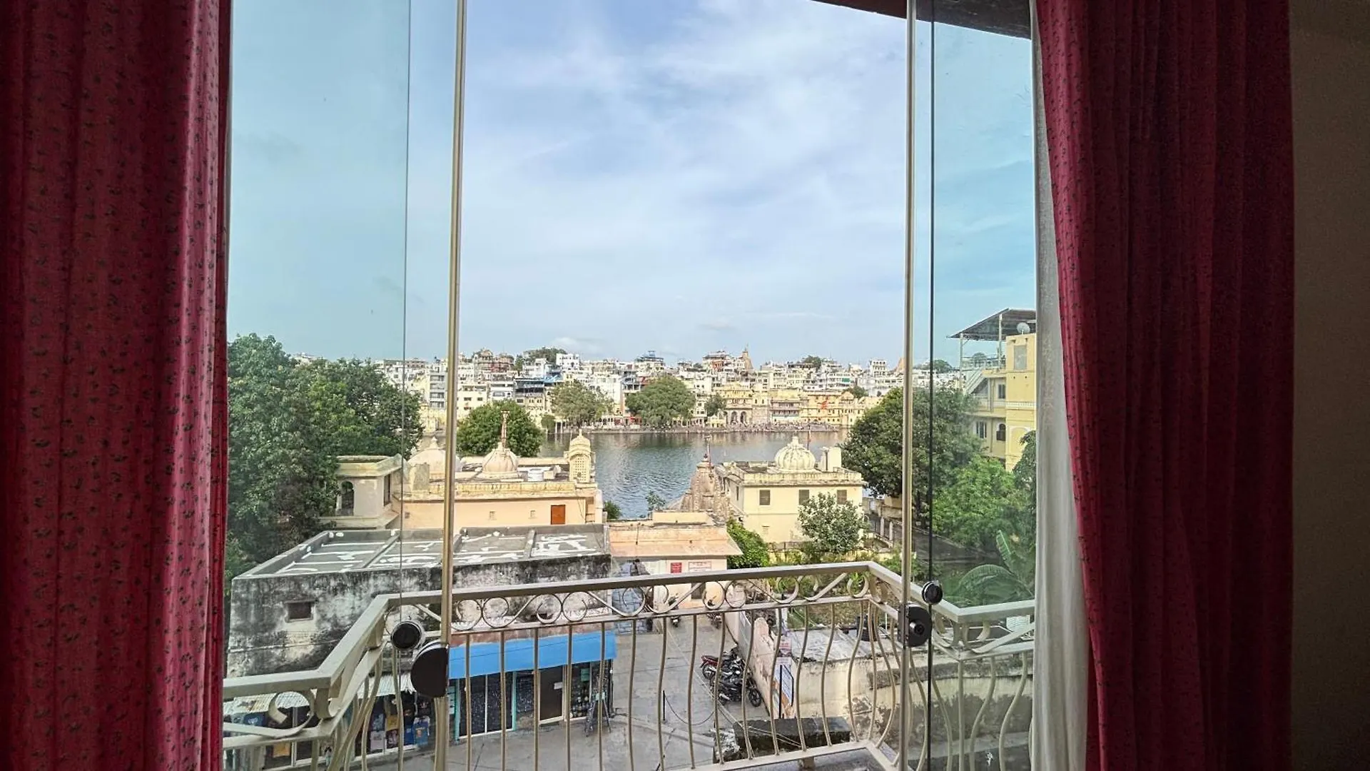 ****  Dera Pichola- A Lake Facing Boutique Hotel Udaipur India