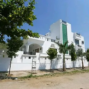 Eagle Eye Hotel