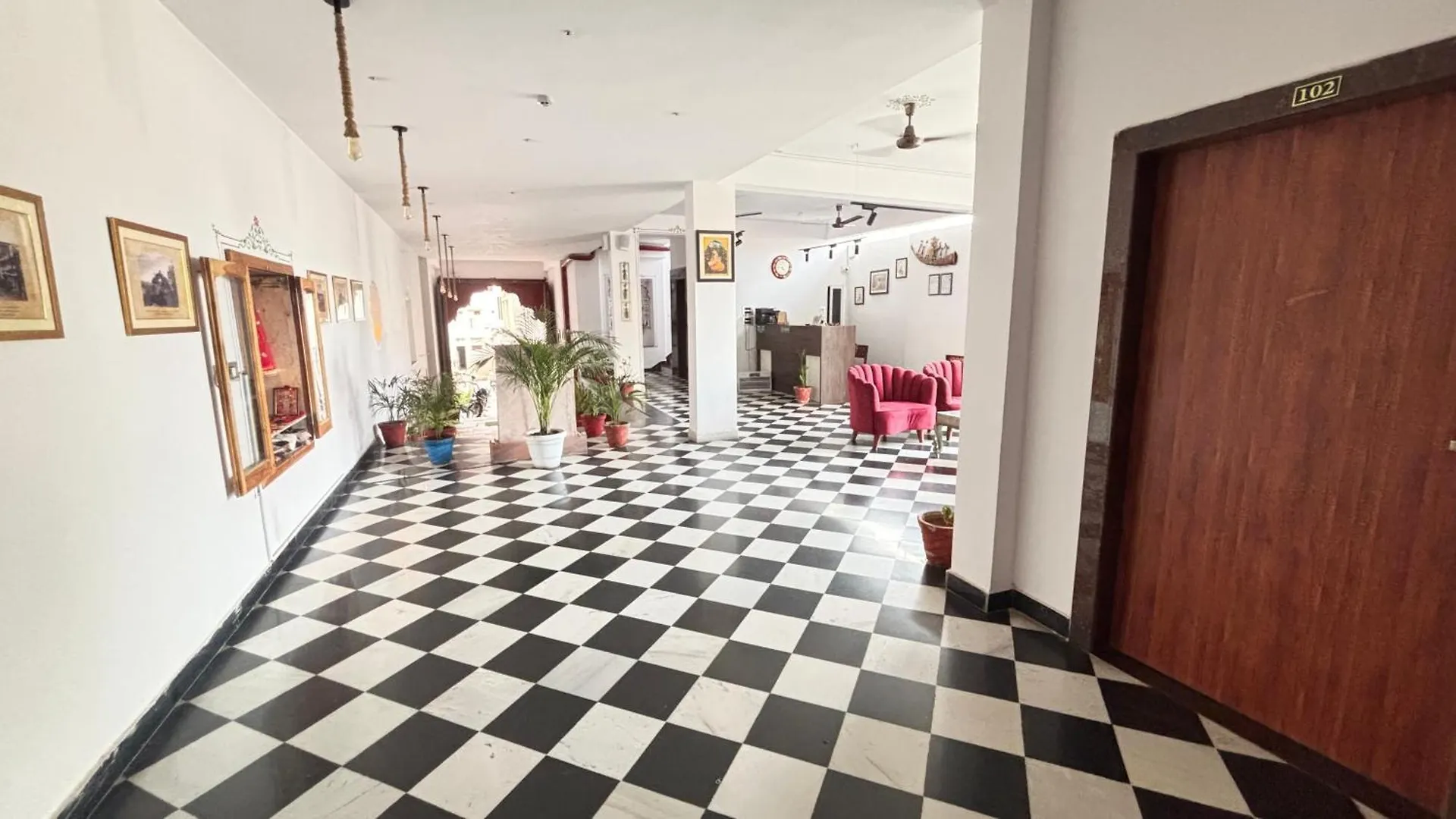Dera Pichola- A Lake Facing Boutique Hotel Udaipur