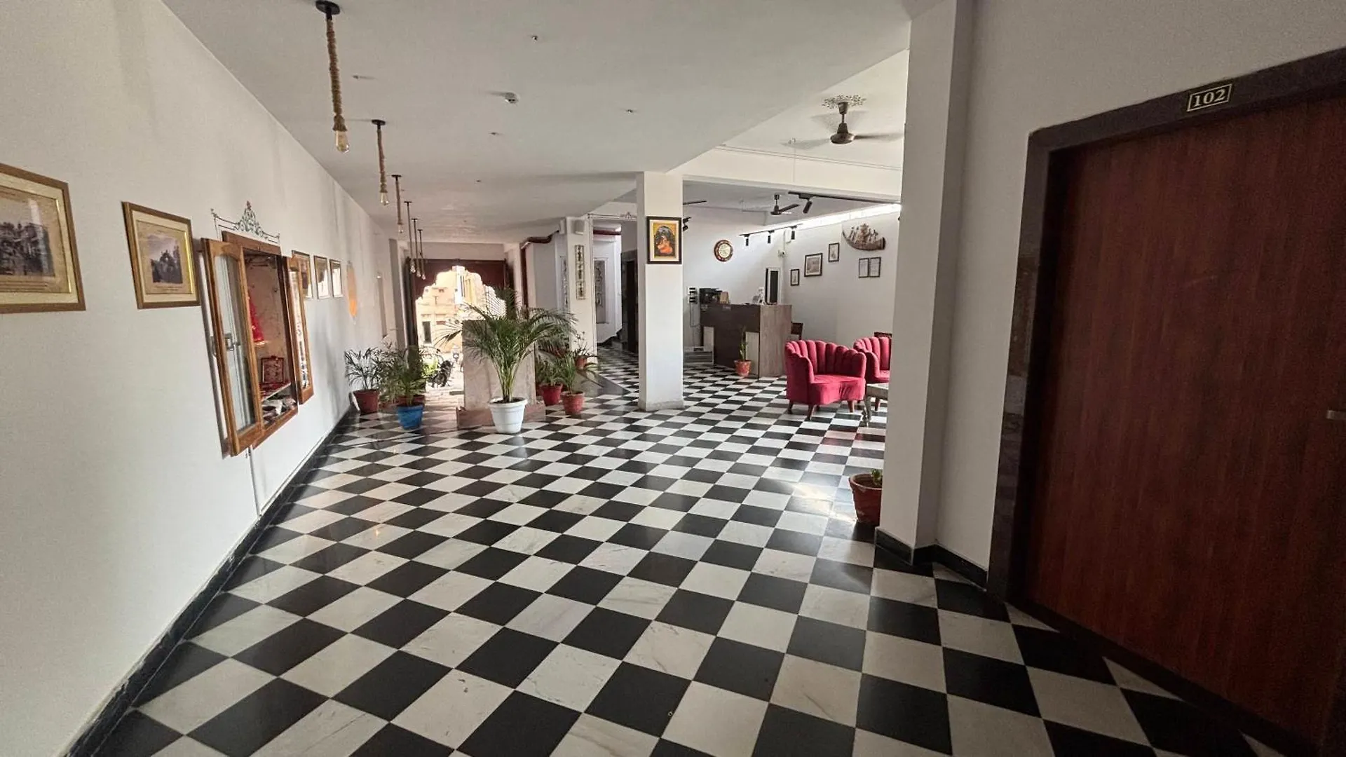 Dera Pichola- A Lake Facing Boutique Hotel Udaipur